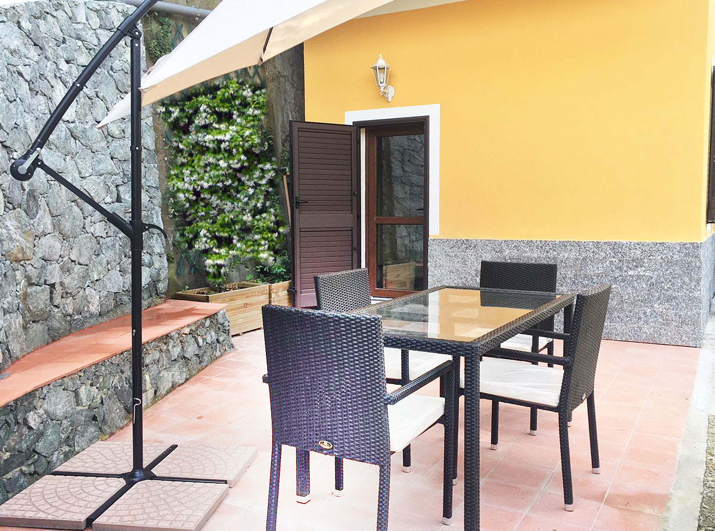 VILLA INDIPENDENTE A 450 MT DALLA SPIAGGIA – COMPLETAMENTE RISTRUTTURATA