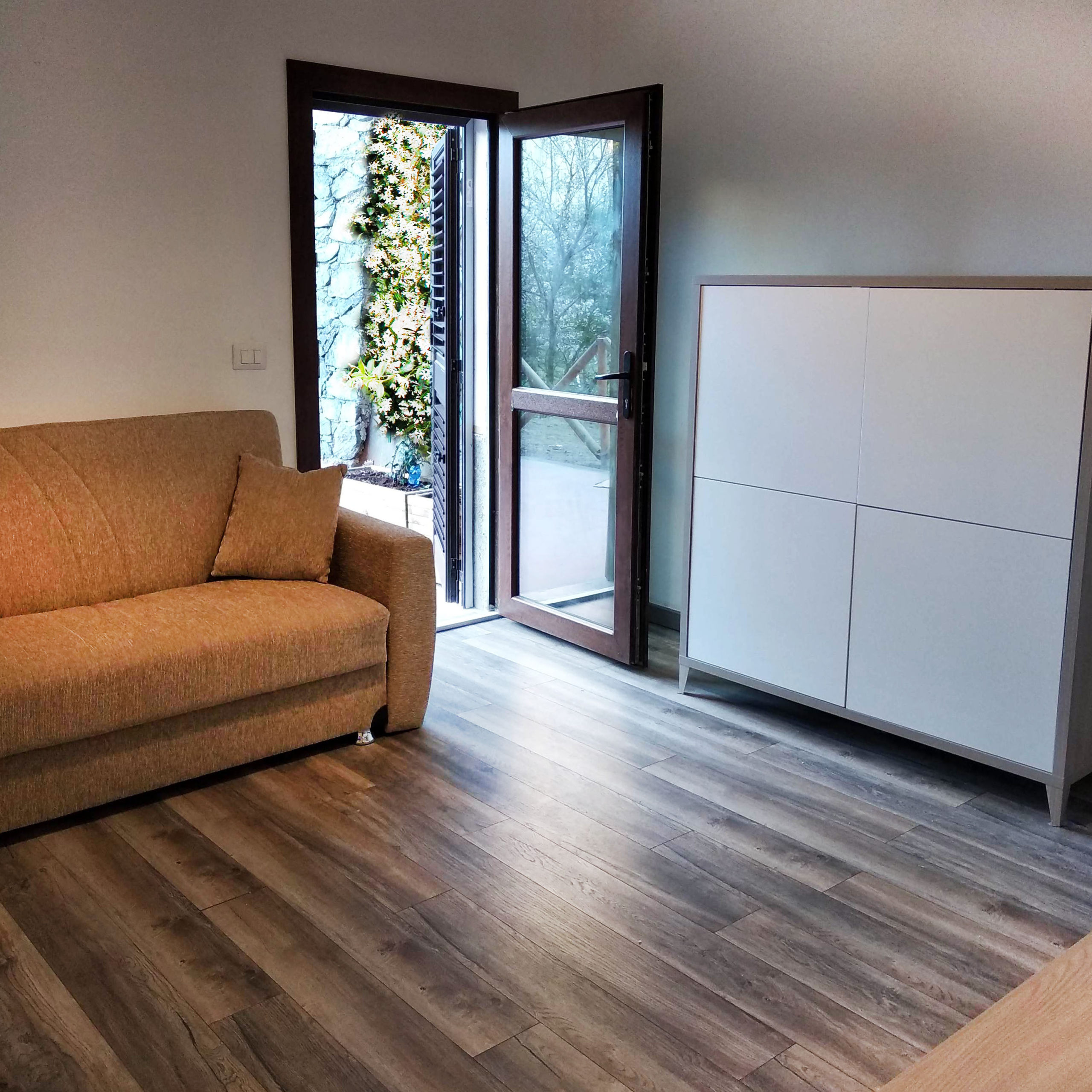 VILLA INDIPENDENTE A 450 MT DALLA SPIAGGIA – COMPLETAMENTE RISTRUTTURATA