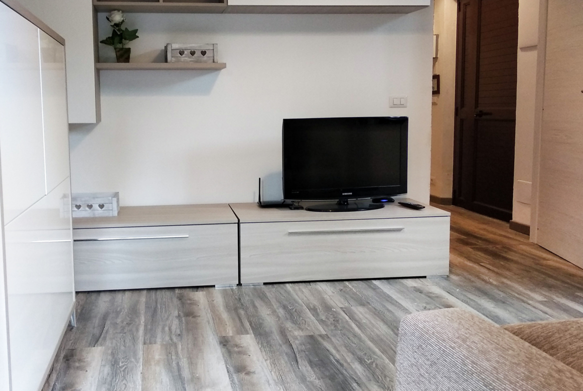 VILLA INDIPENDENTE A 450 MT DALLA SPIAGGIA – COMPLETAMENTE RISTRUTTURATA