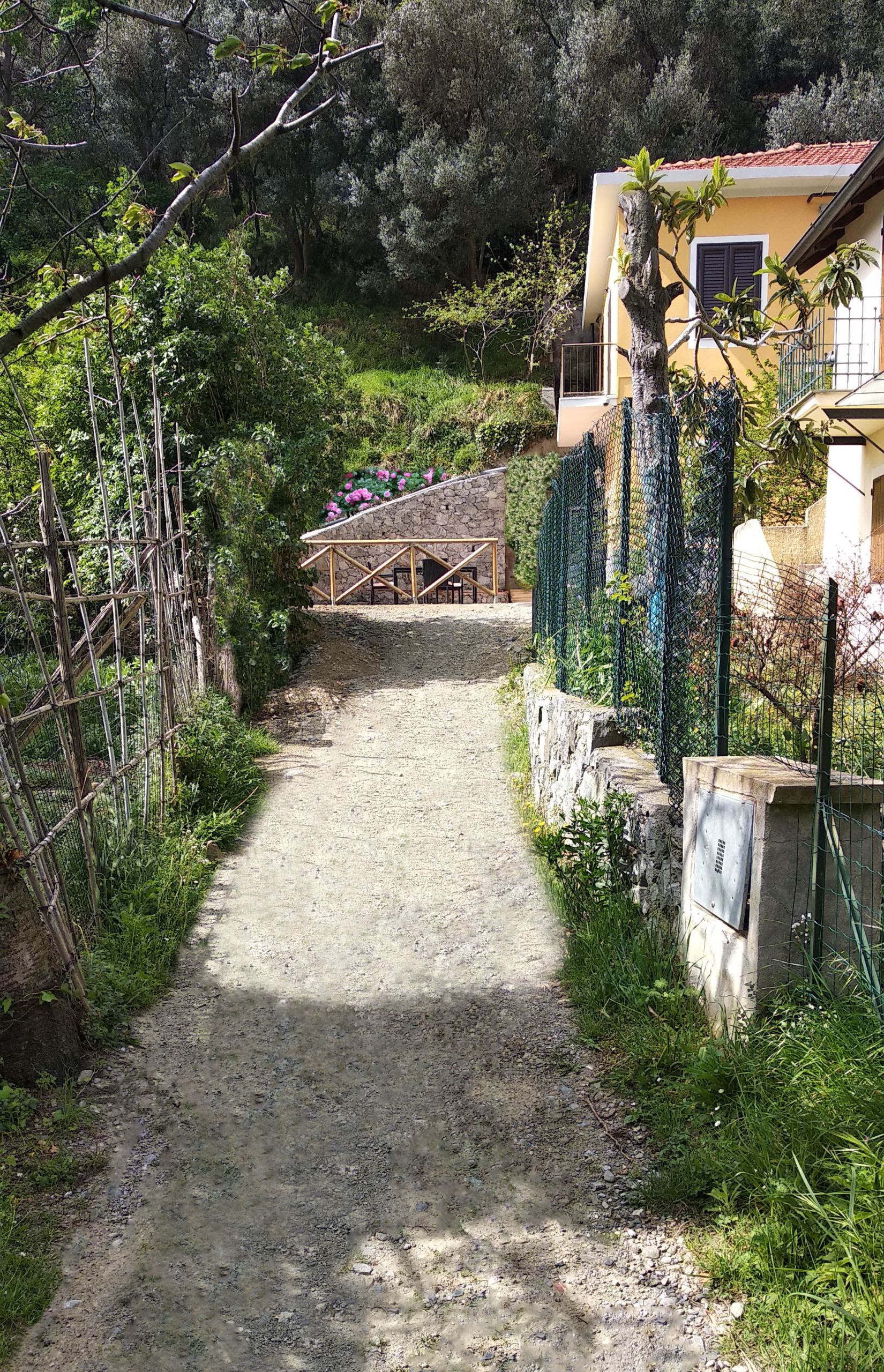 VILLA INDIPENDENTE A 450 MT DALLA SPIAGGIA – COMPLETAMENTE RISTRUTTURATA